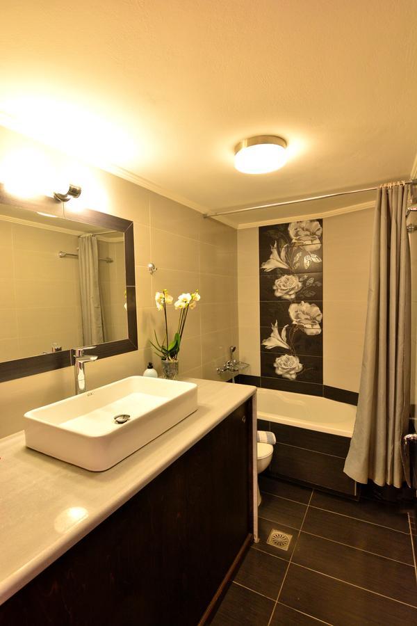 Luxury Suites In Stavromenos Luaran gambar